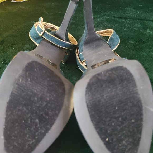 Brand new Teal Cyan Turquoise Heels - Picture 5 of 10